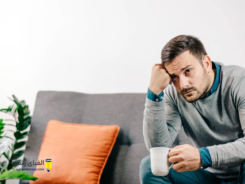 از افکار منفی فاصله بگیرید