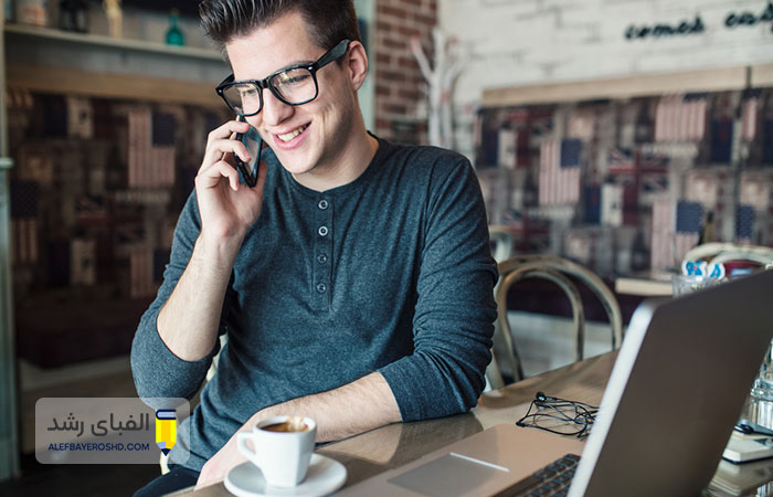  با شروع صبح کارآفرینان ، ارتباط برقرار میکنند و از صدای خود استفاده میکنند