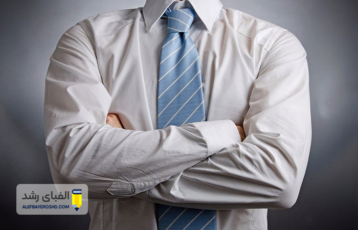 بدن روی هم قرار دادن دست‌ها و پاها علامت مقاومت می‌باشد.